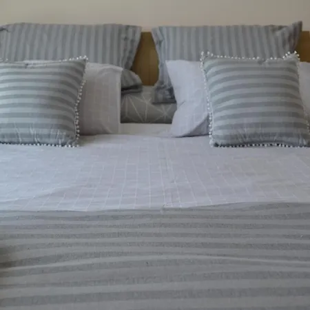 Emma - With Stunning Sea Views *