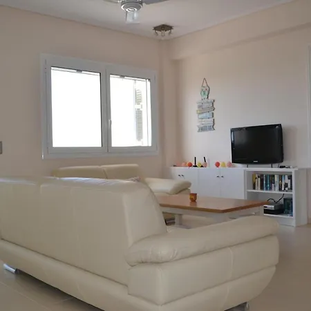 Emma - With Stunning Sea Views Holiday home